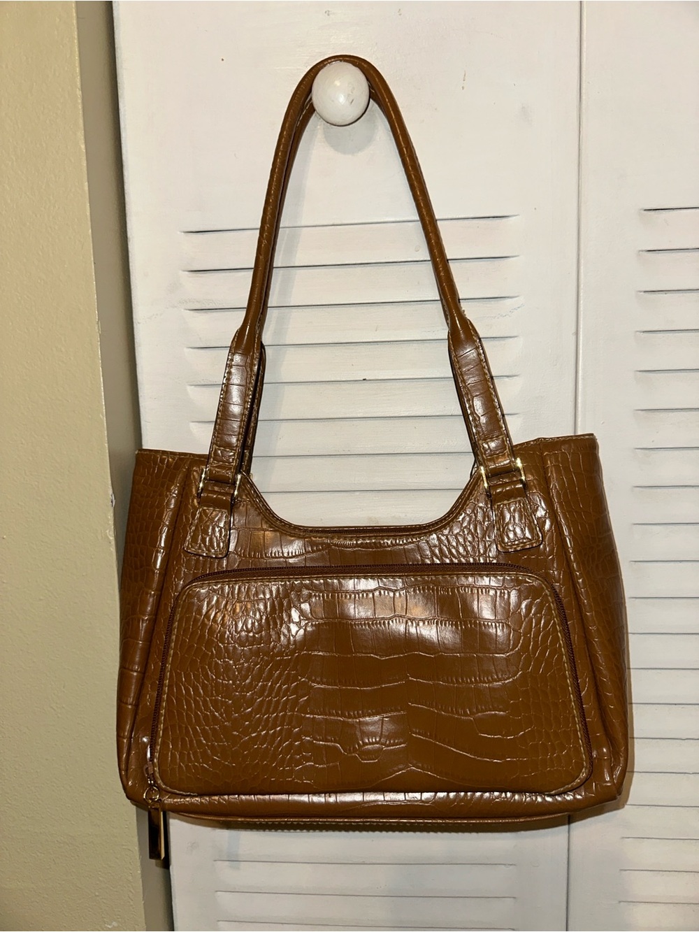 Vintage Villager (A Liz Claiborne Co.) Brown Faux Croc Organizer Shoulder Bag